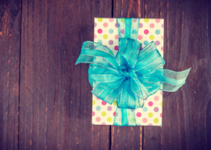 16 Great Gift Ideas for Writers! For birthdays, Christmas, or graduation. Give them, add them to your wish list, or treat yourself. #writing #scriptwriting